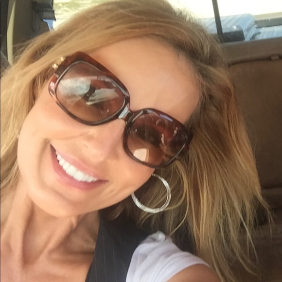 Meet your Posher, Michele - Picture 5 of 14